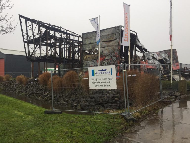 Brand verwoest pand van De Stille Boot