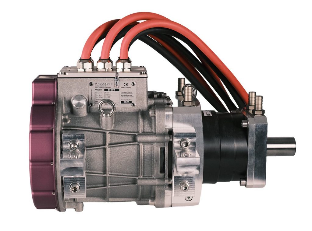 Molabo ARIES i50 electric inboard 12