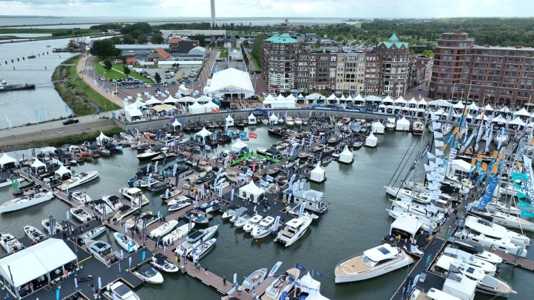 De Stille Boot op de Hiswa te water 2026